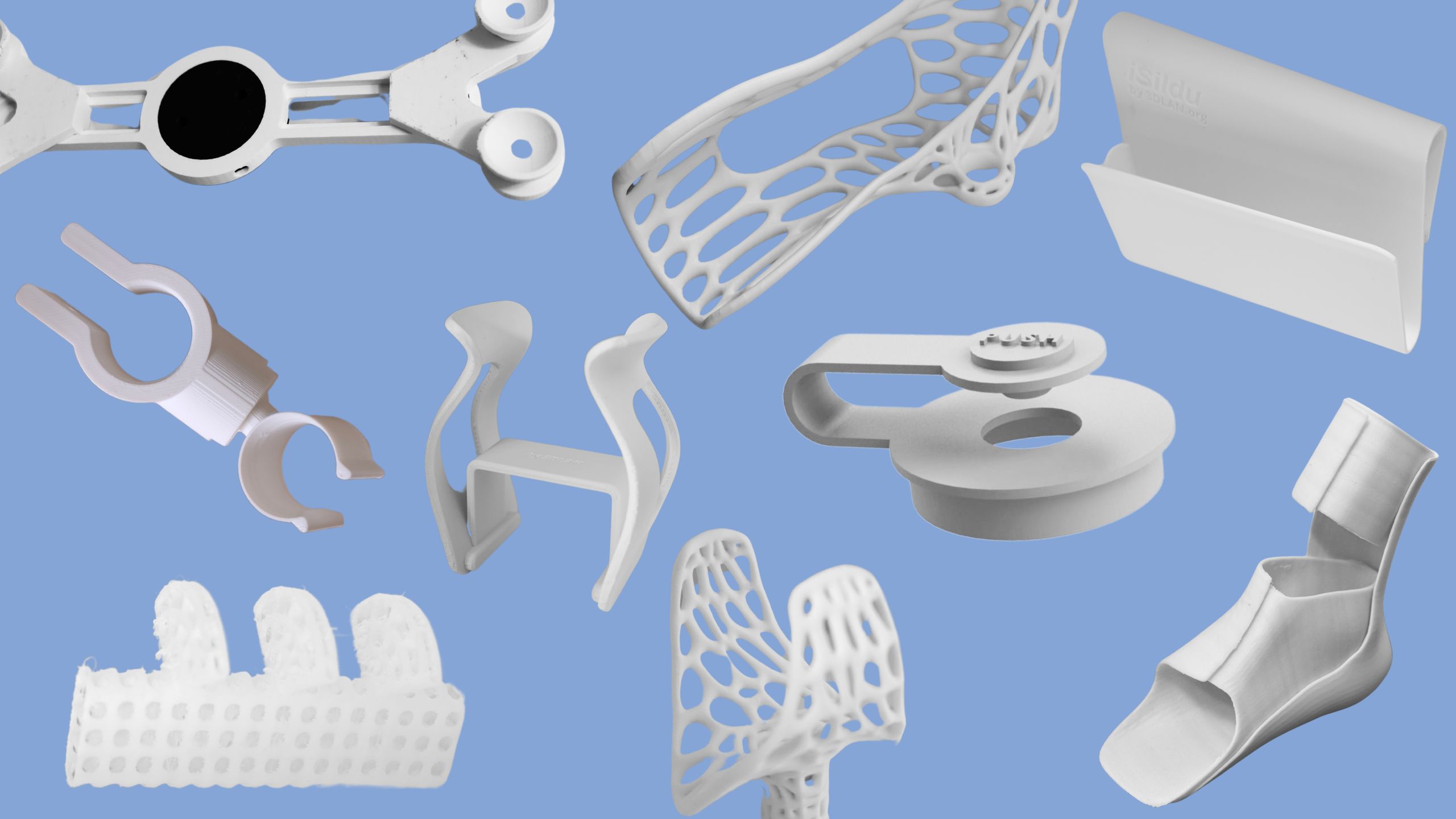 piezas_impresas_fondo_azul Productos de apoyo de la asociación 3DLAN impresos en 3D