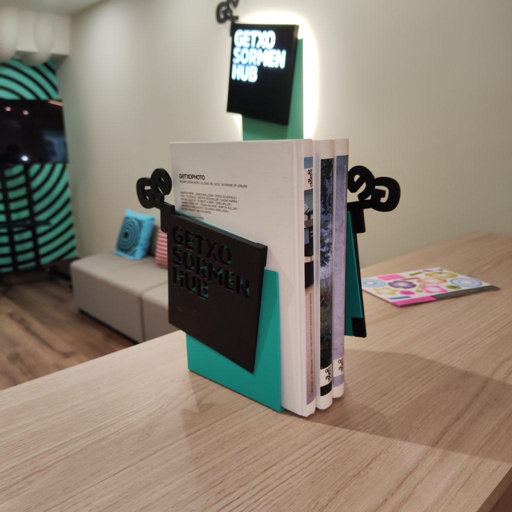 sujeta libros impreso en  3D SormenBox