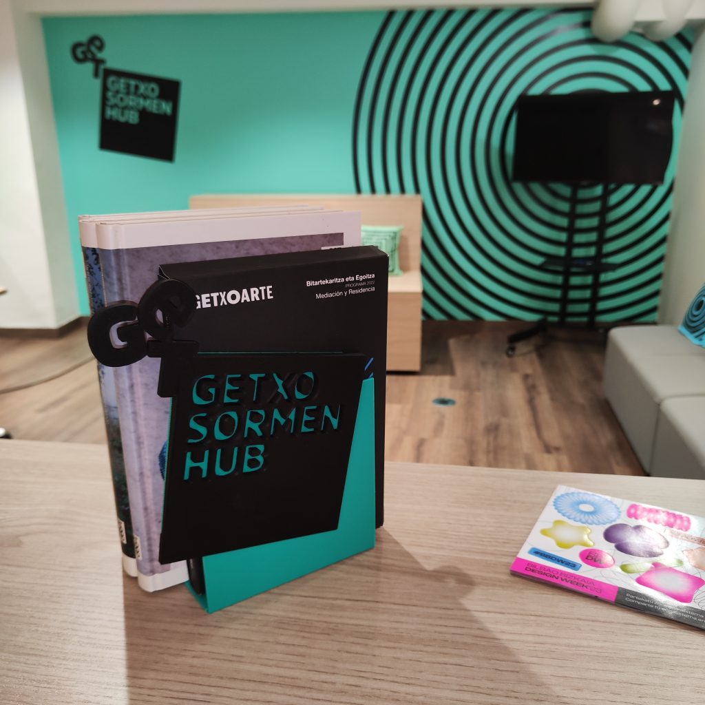 sujeta libros impreso en 3D SormenBox