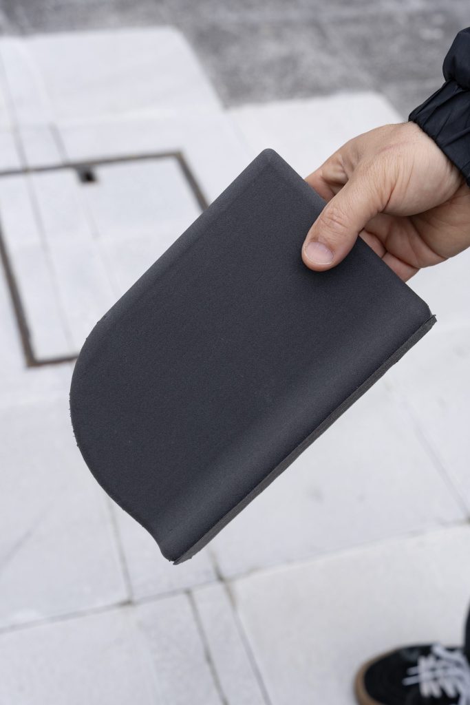 Pieza impresa en foam para reposabrazos